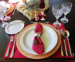 Holiday Table Setting