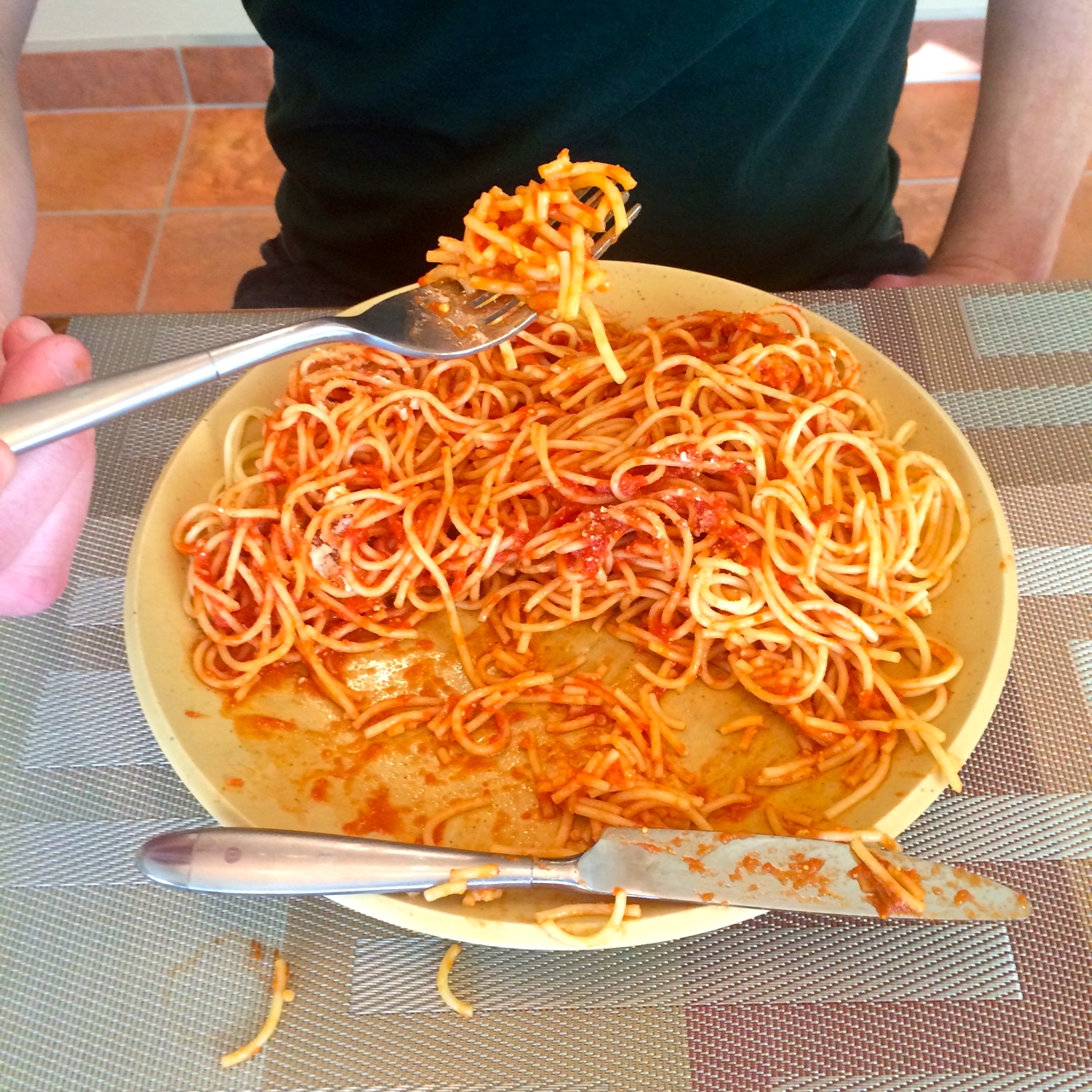 Cutting your spaghetti